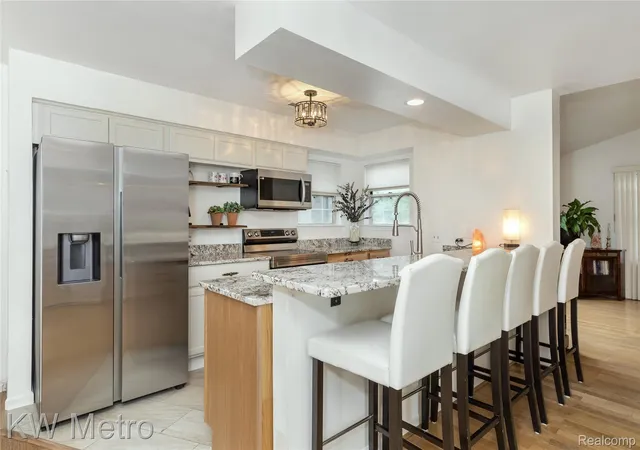 Photo 3 of Condo for sale at 6613 Hearthstone Ct #83, West Bloomfield, MI 48322 | MLS# 20261072581 | Listing updated on 2026-09-13
