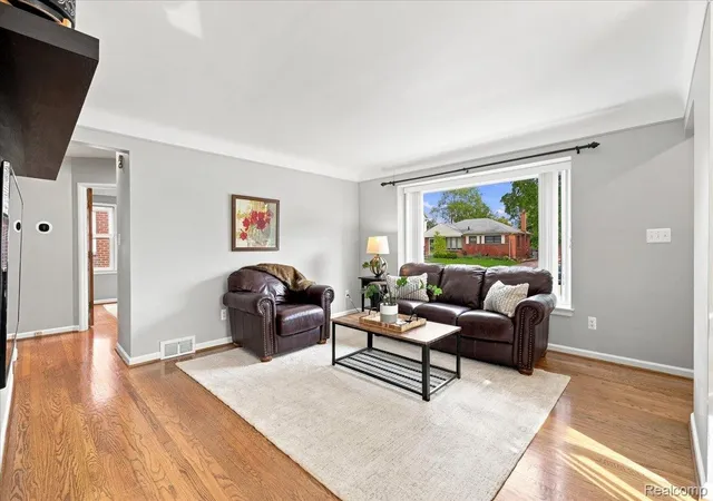 Photo 2 of Single family home for sale at 107 Jeffrey Ave, Royal Oak, MI 48073 | MLS# 20261072586 | Listing updated on 2026-09-13