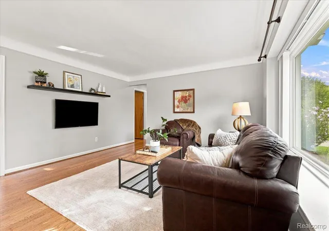 Photo 3 of Single family home for sale at 107 Jeffrey Ave, Royal Oak, MI 48073 | MLS# 20261072586 | Listing updated on 2026-09-13