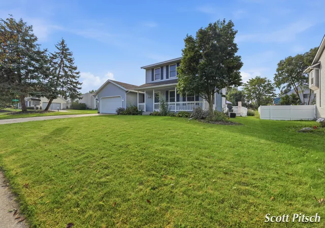 Photo 2 of Single family home for sale at 2576 Mapleview St SE, Grand Rapids, MI 49508 | MLS# 65026047812 | Listing updated on 2026-10-03