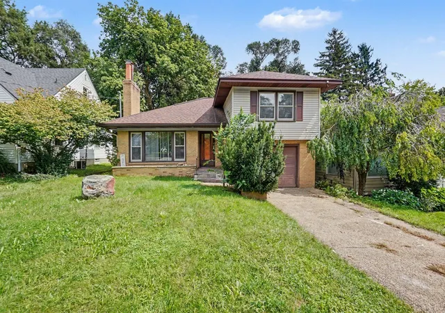 Photo 1 of Single family home for sale at 1220 Se Sylvan Ave, Grand Rapids, MI 49506 | MLS# 71026047813 | Listing updated on 2026-09-12