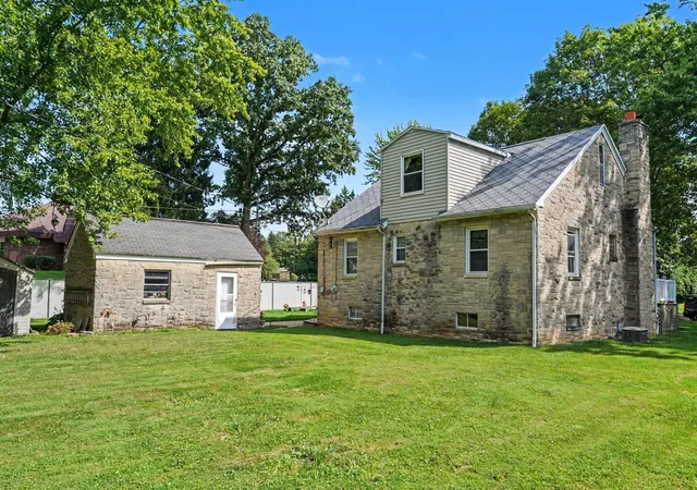 Photo 2 of Single family home for sale at 2 S Fairview Ave, Niles, MI 49120 | MLS# 69026047821 | Listing updated on 2026-09-25