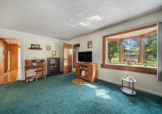 Photo 3 of Single family home for sale at 2 S Fairview Ave, Niles, MI 49120 | MLS# 69026047821 | Listing updated on 2026-09-25