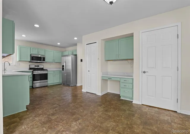 Photo 3 of Single family home for sale at 33395 Sand Piper Dr, Romulus, MI 48174 | MLS# 20261072604 | Listing updated on 2026-09-11