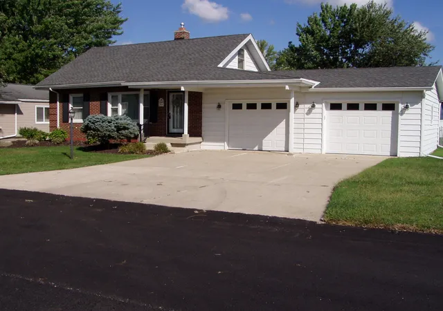 Photo 3 of Single family home for sale at 33462 Krauter St, Westland, MI 48185 | MLS# 81026047827 | Listing updated on 2026-09-18