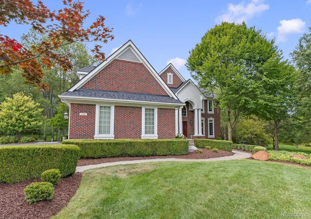 Photo 4 of Single family home for sale at 1741 High Meadows Blvd, Oakland, MI 48363 | MLS# 20261072624 | Listing updated on 2026-09-12