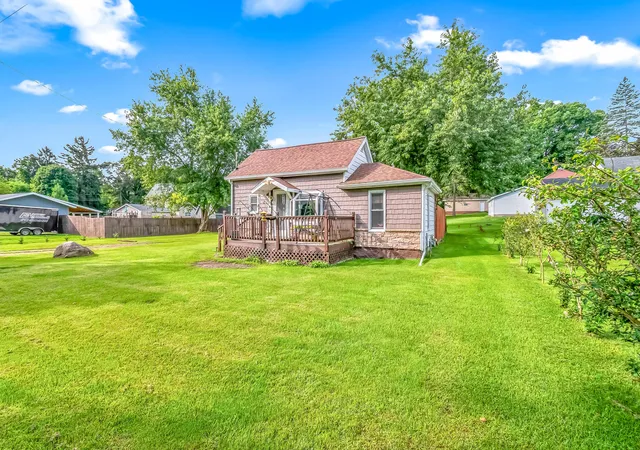 Photo 3 of Single family home for sale at 206 Bowman St, Jonesville, MI 49250 | MLS# 53026047838 | Listing updated on 2026-09-09