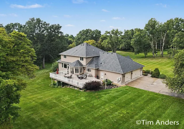 Photo 3 of Mansion for sale at 6900 Archway Dr Ne, Rockford, MI 49341 | MLS# 65026047839 | Listing updated on 2026-10-06