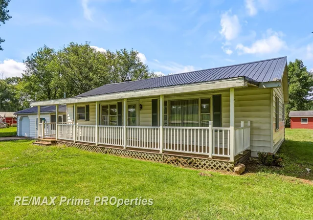 Photo 4 of Single family home for sale at 9284 Bray Rd, Millington, MI 48746 | MLS# 61050221233 | Listing updated on 2026-09-09