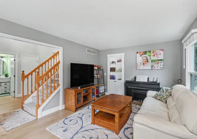 Photo 4 of Single family home for sale at 12529 Whisper Ridge Dr, Freeland, MI 48623 | MLS# 61050221235 | Listing updated on 2026-09-15