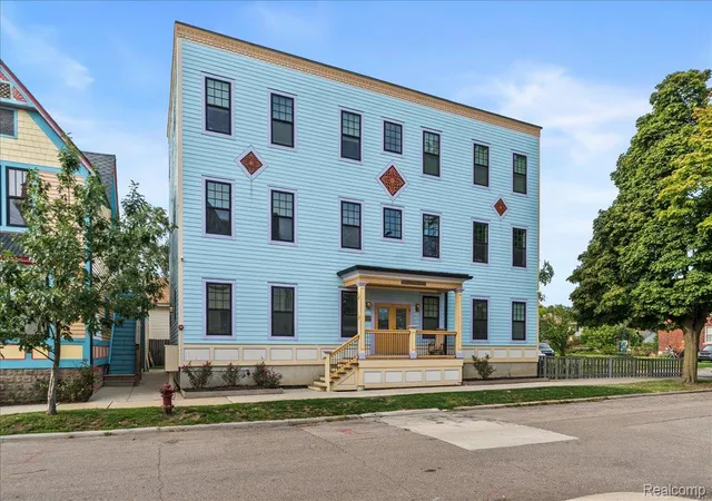 Listing Photo 2 - Condo for sale in building located at 1786 W Willis St, Detroit, MI 48208 - Unit #1