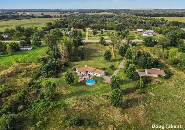 Photo 3 of Single family home for sale at 2584 116th Avenue, Allegan, MI 49010 | MLS# 65026047840 | Listing updated on 2026-09-15