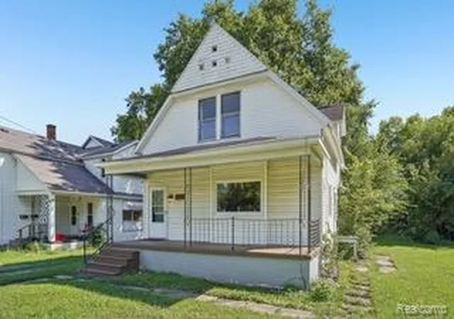 Photo 2 of Single family home for sale at 2518 Hermansau St, Saginaw, MI 48602 | MLS# 20261072646 | Listing updated on 2026-09-11