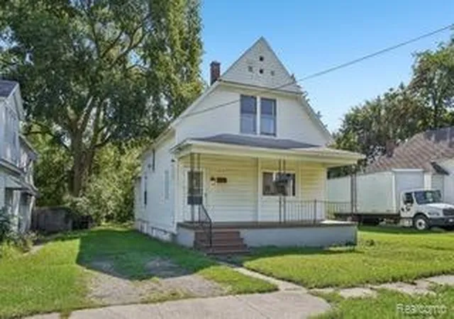 Photo 3 of Single family home for sale at 2518 Hermansau St, Saginaw, MI 48602 | MLS# 20261072646 | Listing updated on 2026-09-11