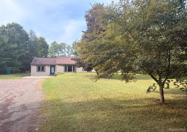 Photo 2 of Single family home for sale at 1452 W Isabella Rd, Midland, MI 48640 | MLS# 20261072648 | Listing updated on 2026-09-11