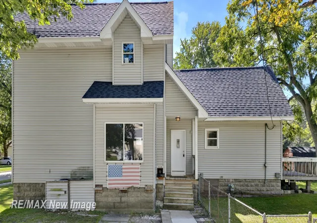 Photo 3 of Single family home for sale at 202 Ingraham St, Bay City, MI 48708 | MLS# 61050221239 | Listing updated on 2026-09-18