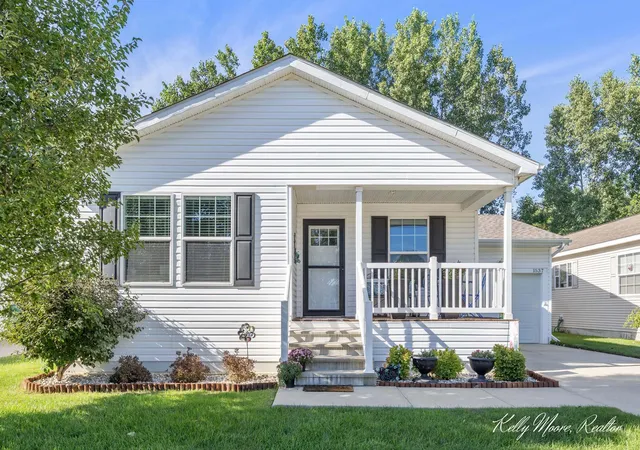 Photo 2 of Single family home for sale at 1537 N Teal Waters Dr, Jenison, MI 49428 | MLS# 65026047847 | Listing updated on 2026-09-16