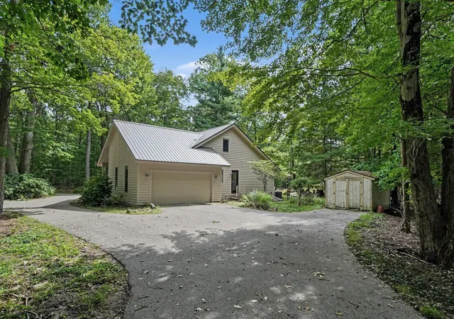 Photo 2 of Single family home for sale at 1439 W Sternberg Rd, Norton Shores, MI 49441 | MLS# 71026047850 | Listing updated on 2026-09-09