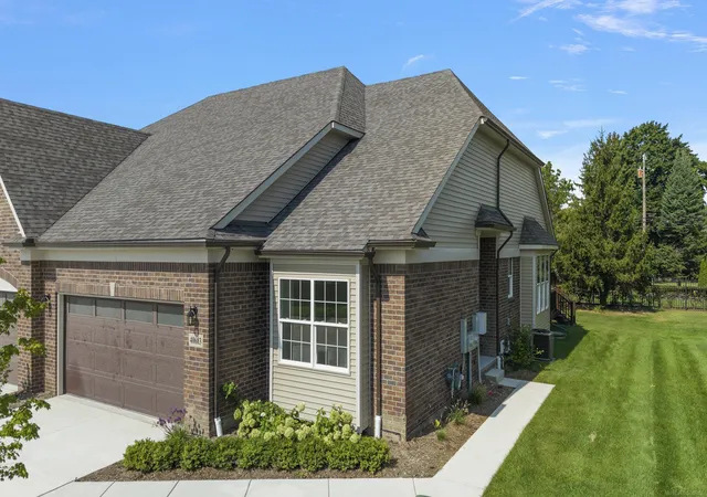 Photo 2 of Condo for sale at 40683 Azalea Dr, Clinton Township, MI 48036 | MLS# 58050221245 | Listing updated on 2026-09-16