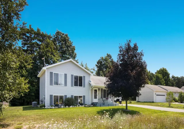 Photo 1 of Single family home for sale at 3041 Crimson Ranch Ln, Traverse City, MI 49685 | MLS# 78080073359 | Listing updated on 2026-09-17