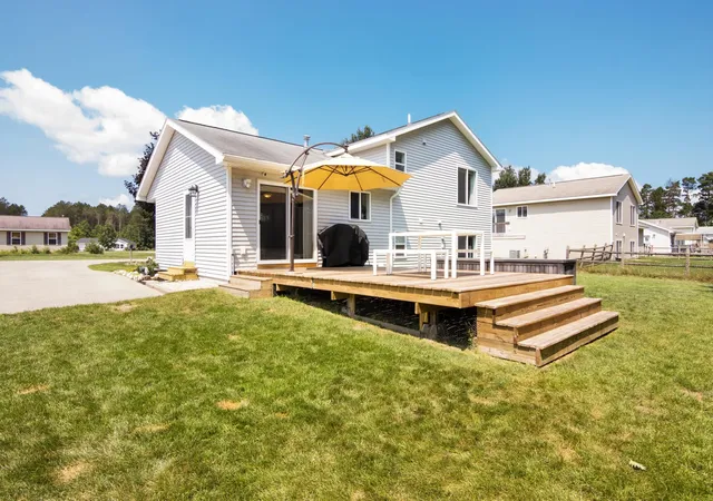 Photo 2 of Single family home for sale at 3041 Crimson Ranch Ln, Traverse City, MI 49685 | MLS# 78080073359 | Listing updated on 2026-09-17