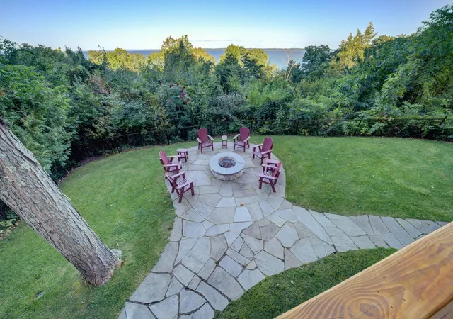 Photo 2 of Single family home for sale at 1221 S Bay View Trl, Suttons Bay, MI 49682 | MLS# 78080073360 | Listing updated on 2026-09-12