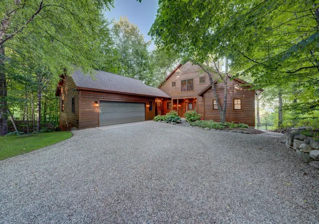 Photo 3 of Single family home for sale at 1221 S Bay View Trl, Suttons Bay, MI 49682 | MLS# 78080073360 | Listing updated on 2026-09-12