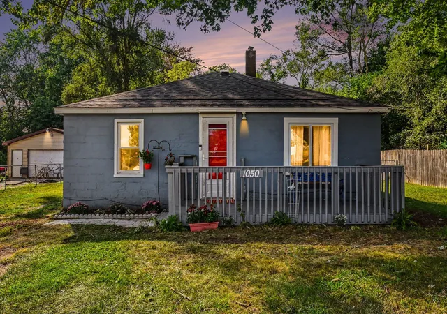 Photo 2 of Single family home for sale at 1050 S Crystal Ave, Benton Harbor, MI 49022 | MLS# 69026047860 | Listing updated on 2026-10-13