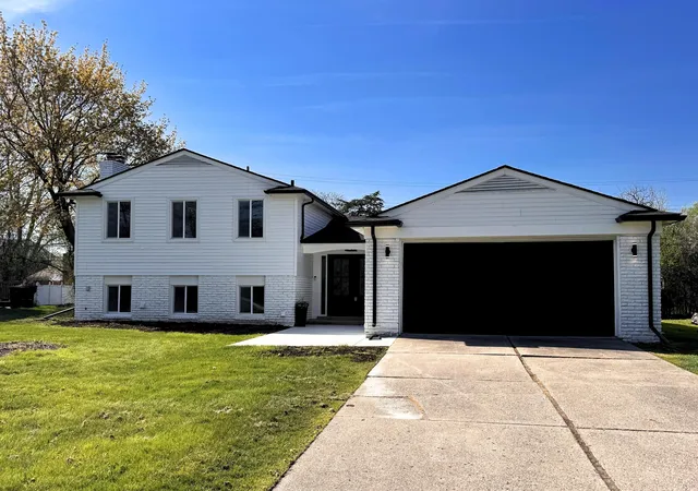 Photo 34 of Single family home for sale at 22589 Bell Brk St, Southfield, MI 48034 | MLS# 81026047858 | Listing updated on 2026-09-10