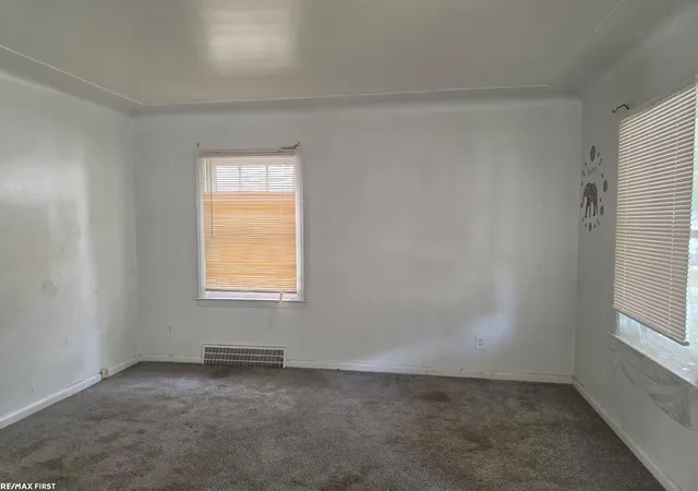 Photo 2 of Single family home for sale at 18269 Stout St, Detroit, MI 48219 | MLS# 58050221250 | Listing updated on 2026-09-09