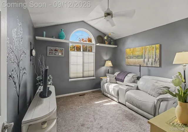 Listing Photo 4 - Condo for sale in building located at 10457 Woodcliff Ct, Hartland, MI 48353 - Unit #51