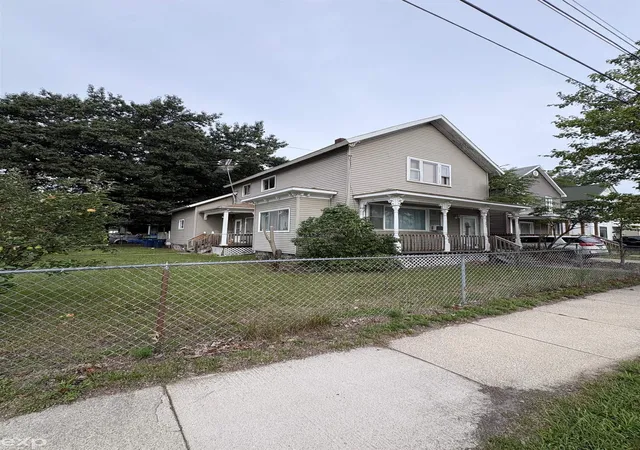Photo 2 of Single family home for sale at 201 State St, Bay City, MI 48706 | MLS# 58050221253 | Listing updated on 2026-09-15