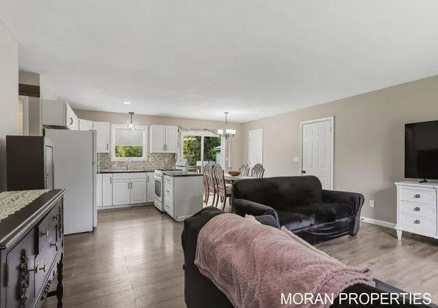 Photo 4 of Single family home for sale at 3163 Pillon Rd, Muskegon, MI 49445 | MLS# 65026047878 | Listing updated on 2026-09-18