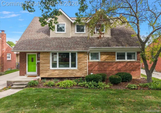 Photo 1 of Single family home for sale at 306 Jeffrey Ave, Royal Oak, MI 48073 | MLS# 20261072699 | Listing updated on 2026-09-14