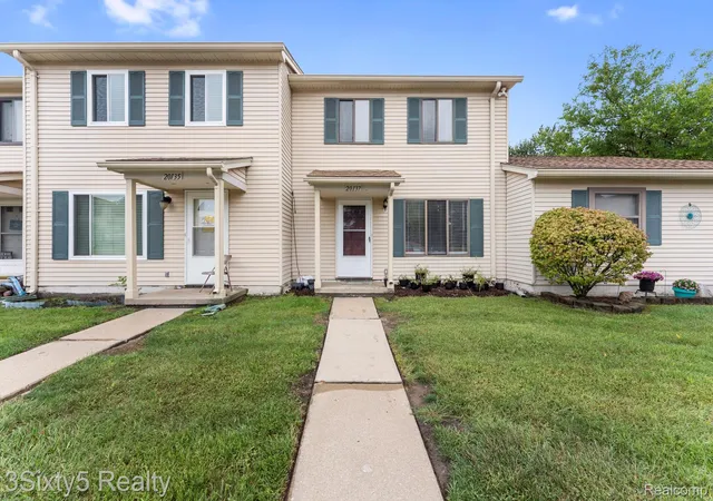 Listing Photo 1 - Condo for sale in building located at 20137 Cumberland Ct, Trenton, MI 48183