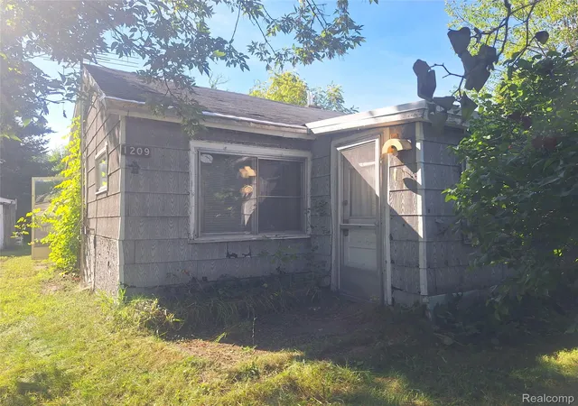 Single family home for sale at 1209 Dandy St, Cadillac, MI 49601 | MLS# 20261072711
