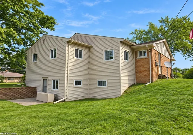 Photo 1 of Single family home for sale at 240 Bogie Lake Rd, White Lake, MI 48383 | MLS# 58050221259 | Listing updated on 2026-09-16