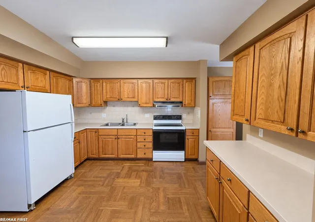 Photo 4 of Single family home for sale at 240 Bogie Lake Rd, White Lake, MI 48383 | MLS# 58050221259 | Listing updated on 2026-09-16