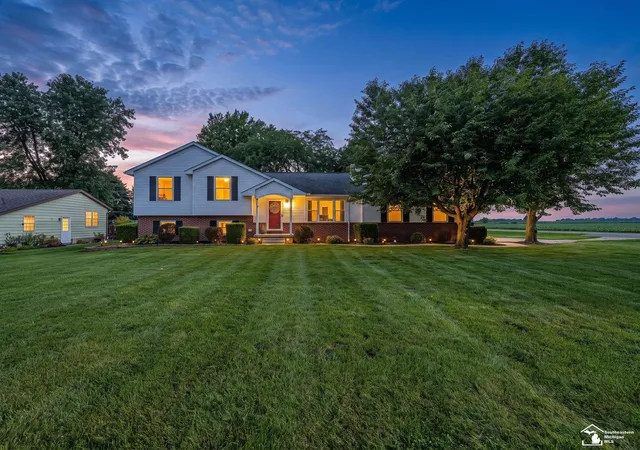 Photo 2 of Single family home for sale at 402 East Blvd, Blissfield, MI 49228 | MLS# 57050221260 | Listing updated on 2026-09-28