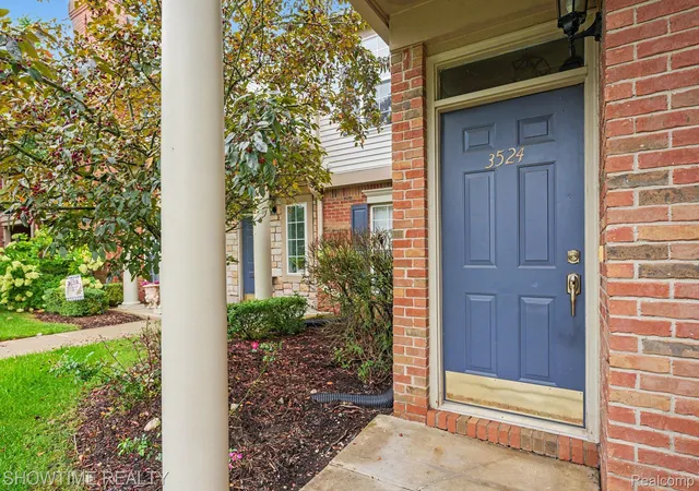 Photo 3 of Condo for sale at 3524 Tremonte Cir S, Rochester, MI 48306 | MLS# 20261072714 | Listing updated on 2026-09-11