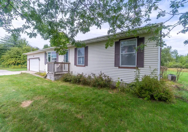 Photo 2 of Single family home for sale at 928 E Riley Thompson Rd, Muskegon, MI 49445 | MLS# 71026047891 | Listing updated on 2026-09-10
