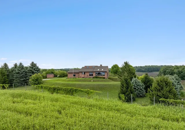 Photo 3 of Single family home for sale at 6420 N Manitou Trl, Northport, MI 49670 | MLS# 78080073362 | Listing updated on 2026-09-12