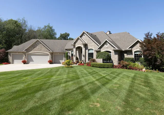 Photo 3 of Single family home for sale at 33117 Lake Forest Ct, Niles, MI 49120 | MLS# 69026047895 | Listing updated on 2026-09-14