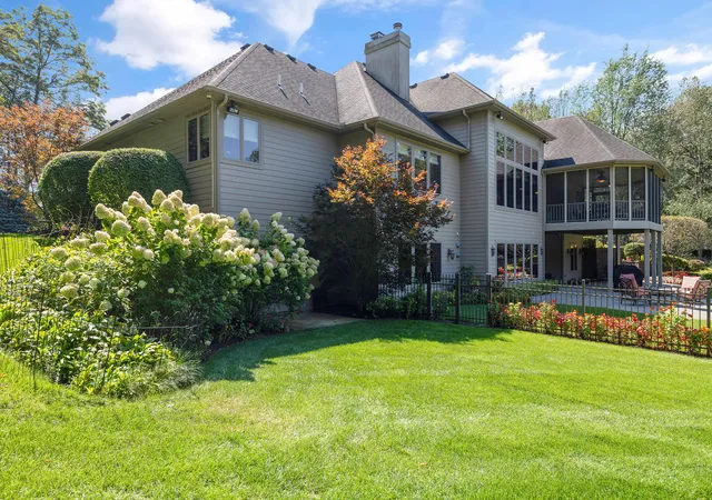 Photo 4 of Single family home for sale at 33117 Lake Forest Ct, Niles, MI 49120 | MLS# 69026047895 | Listing updated on 2026-09-14