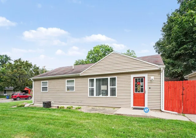 Photo 3 of Single family home for sale at 3010 Range St, Kalamazoo, MI 49004 | MLS# 66026047894 | Listing updated on 2026-09-09