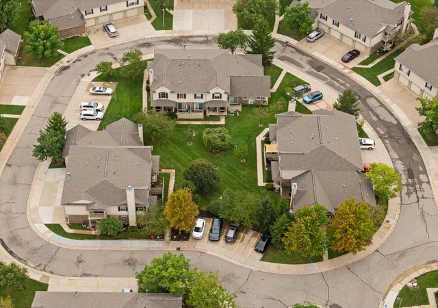 Listing Photo 5 - Condo for sale in building located at 174 Commons Cir, Saline, MI 48176
