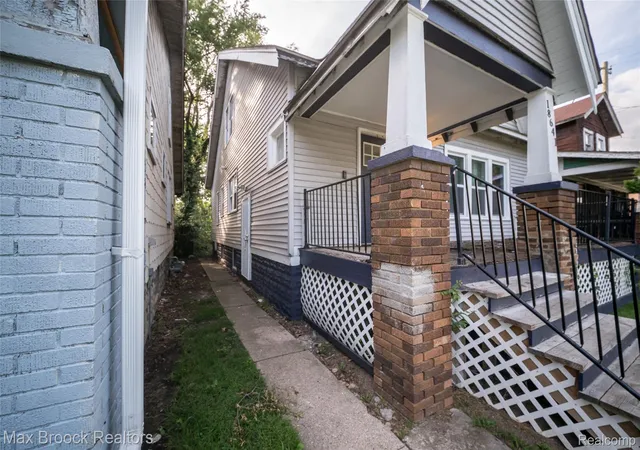 Photo 4 of Single family home for sale at 18641 Cardoni St, Highland Park, MI 48203 | MLS# 20261072745 | Listing updated on 2026-09-11