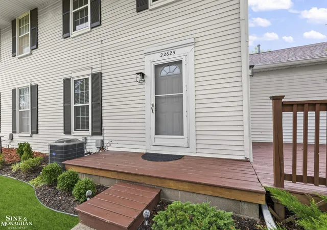 Photo 2 of Condo for sale at 22625 Martin Rd, Saint Clair Shores, MI 48081 | MLS# 58050221273 | Listing updated on 2026-09-09