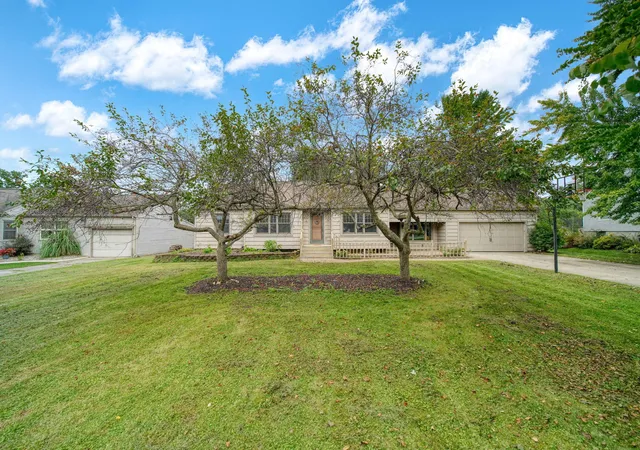 Photo 2 of Single family home for sale at 125 Sagamore St, Jackson, MI 49203 | MLS# 55026047909 | Listing updated on 2026-09-15