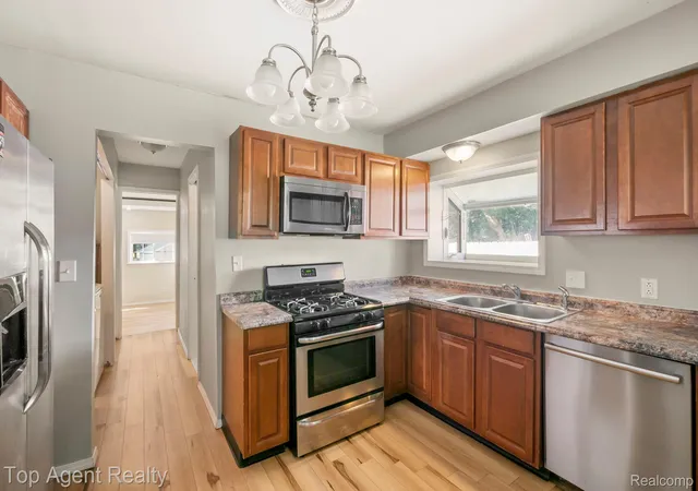 Photo 3 of Single family home for sale at 1200 Bangor Rd, Waterford, MI 48328 | MLS# 20261072756 | Listing updated on 2026-10-19